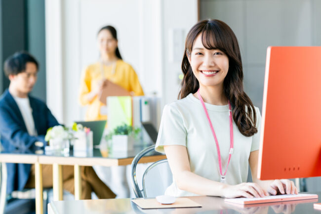 オフィスワーク 女性