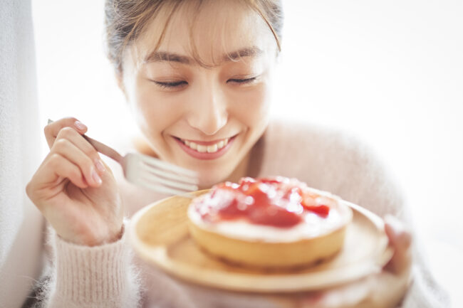 ケーキ　食べる
