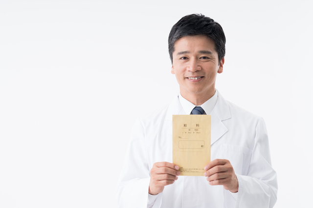 薬剤師の平均年収はどくらい?転職を考えるべきラインは?