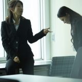 職場に怖い先輩がいて不安なときの対処法・解決策を教えます