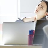 派遣社員も社会保険に加入できる?保険のメリットと手続きを解説