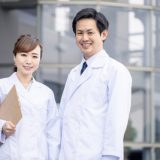 薬剤師で公務員として働くには？方法と注意点を解説します