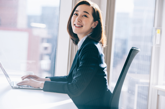 オフィス　女性