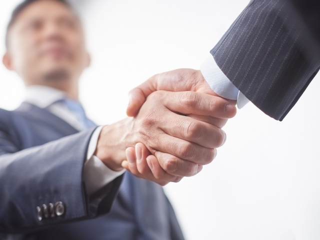 リファラル採用とは？導入するメリット・デメリットと注意点