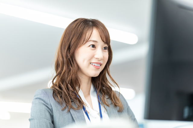 営業職から事務職へ転職するコツと注意点