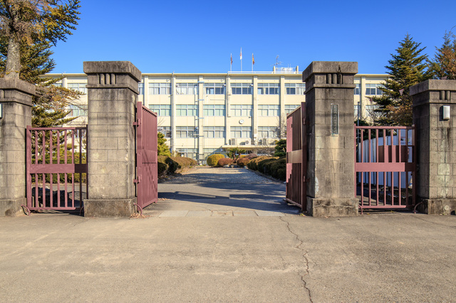 高卒の平均年収はどれぐらい？高卒でも年収を高められる企業とは？