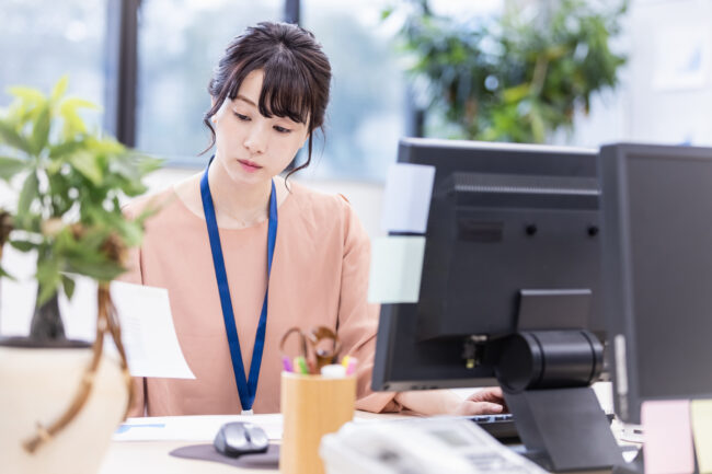 事務 女性