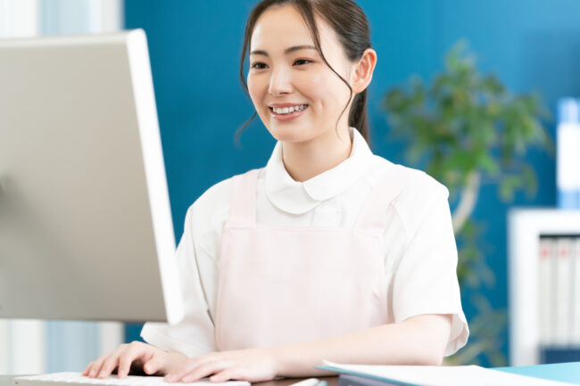 介護事務　制服