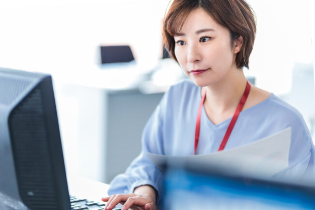 事務　女性