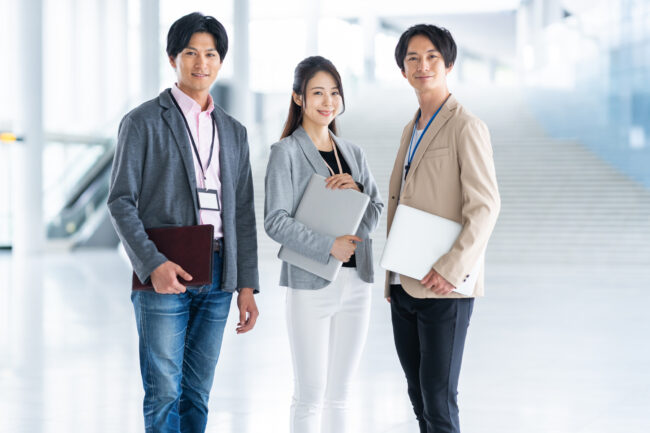 オフィス　PC　3人