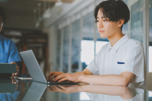 介護事務　男性